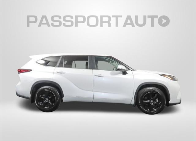 used 2023 Toyota Highlander car, priced at $34,266