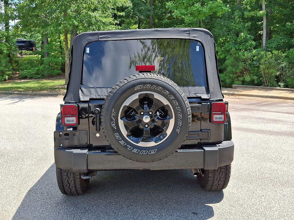 used 2015 Jeep Wrangler Unlimited car, priced at $18,499