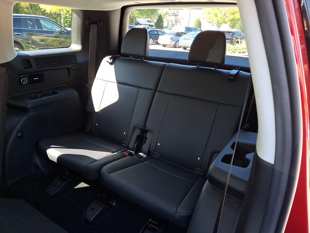 used 2024 Hyundai Santa Fe car, priced at $28,367