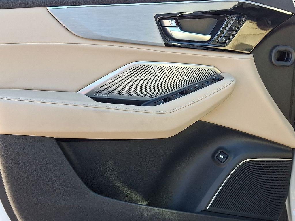 used 2023 Acura MDX car, priced at $38,299