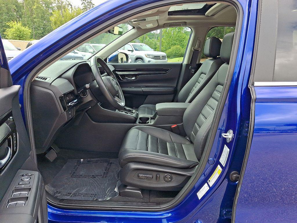 used 2023 Honda CR-V car, priced at $30,999