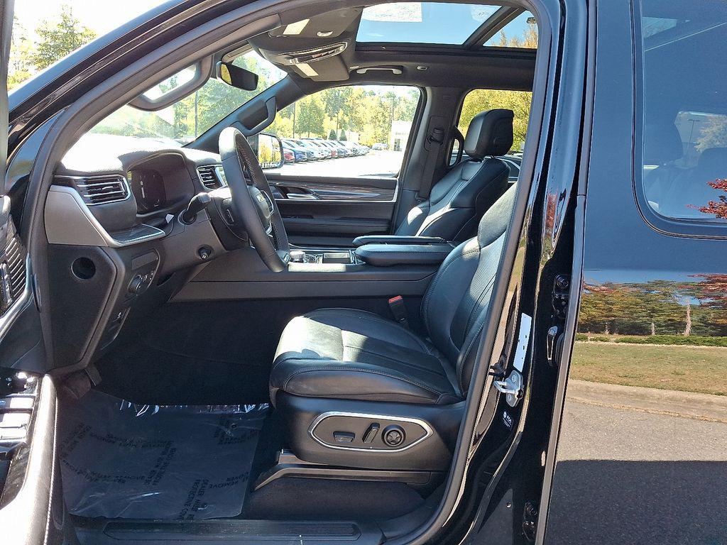 used 2022 Jeep Wagoneer car, priced at $38,708