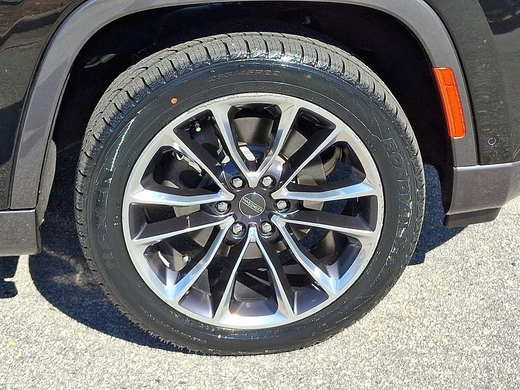 used 2022 Jeep Wagoneer car, priced at $38,708