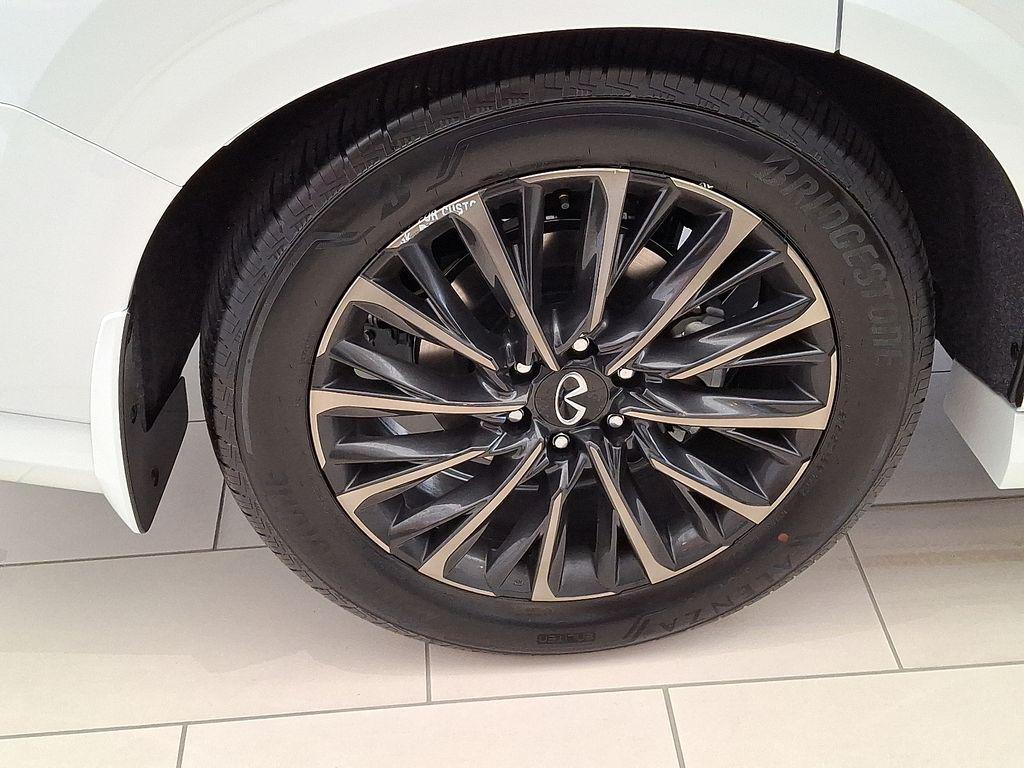 new 2026 INFINITI QX80 car, priced at $112,075