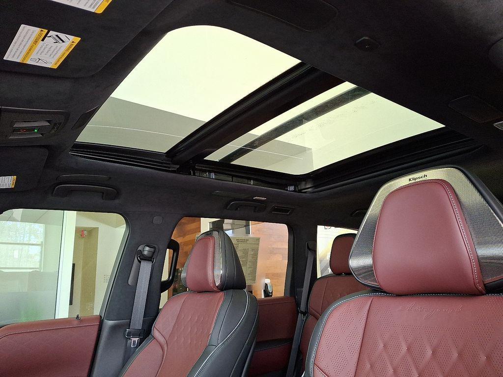 new 2026 INFINITI QX80 car, priced at $112,075