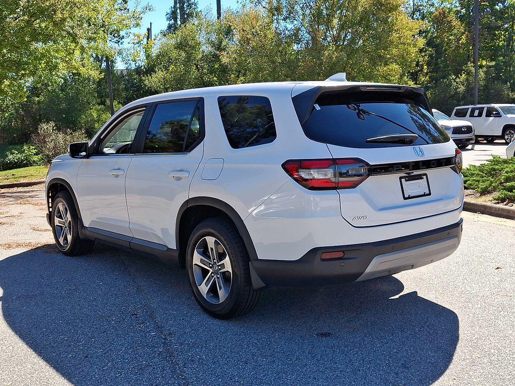 used 2025 Honda Pilot car, priced at $38,997