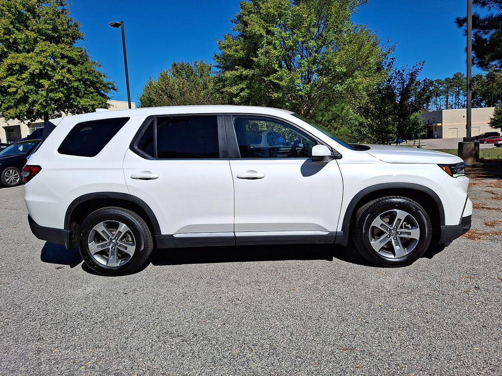 used 2025 Honda Pilot car, priced at $38,997