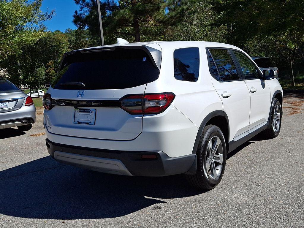 used 2025 Honda Pilot car, priced at $38,997