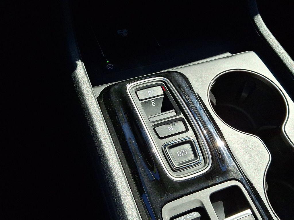 used 2025 Honda Pilot car, priced at $38,997