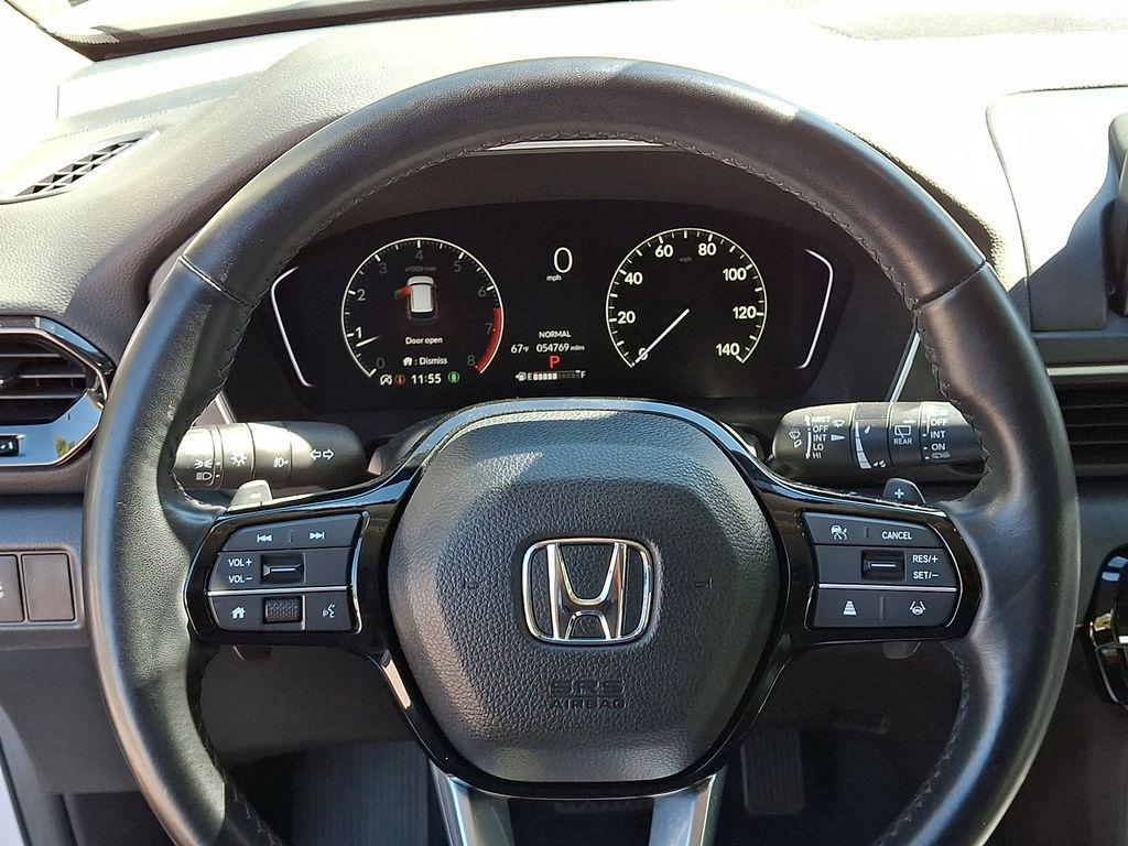 used 2025 Honda Pilot car, priced at $38,997