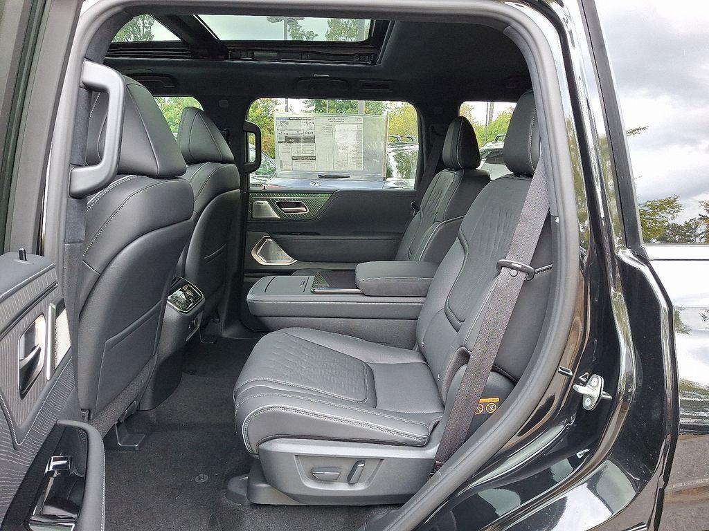 new 2026 INFINITI QX80 car