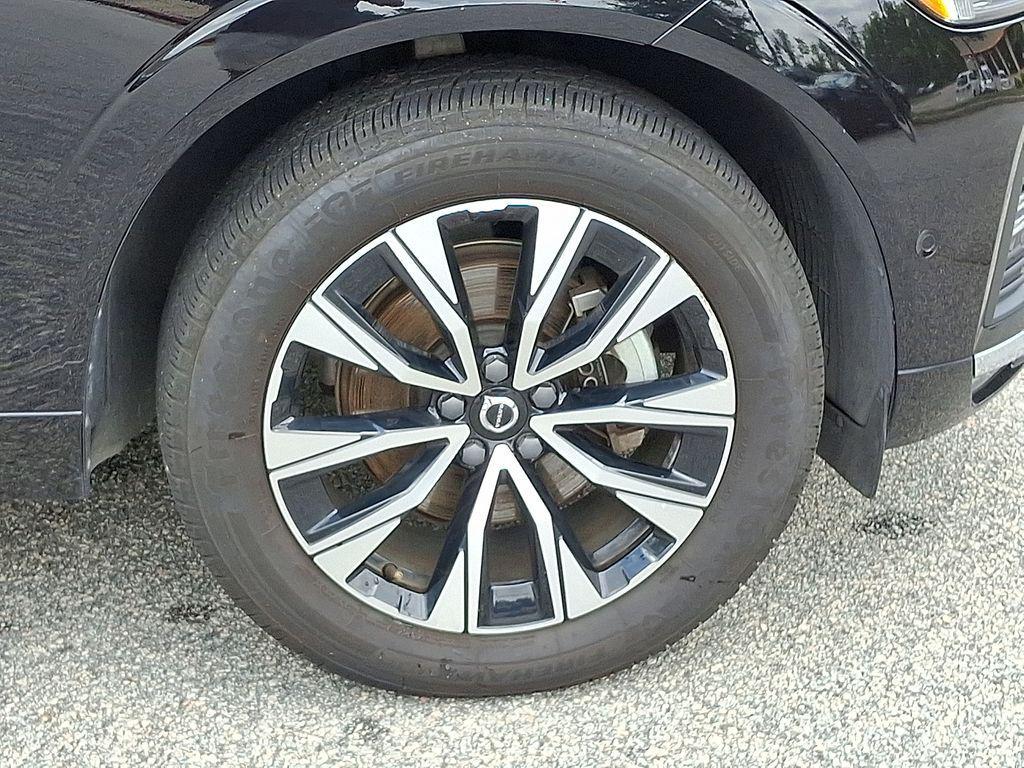 used 2023 Volvo XC60 car, priced at $32,215
