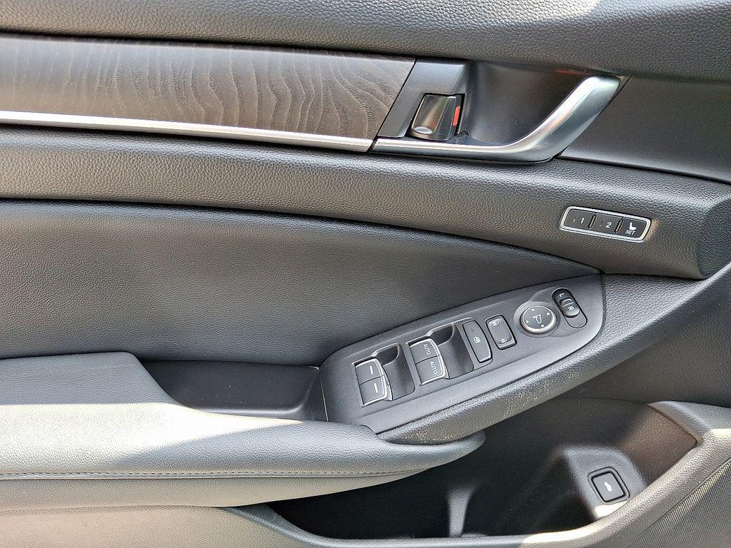 used 2021 Honda Accord Hybrid car, priced at $26,986