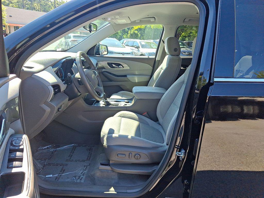used 2020 Chevrolet Traverse car, priced at $24,487