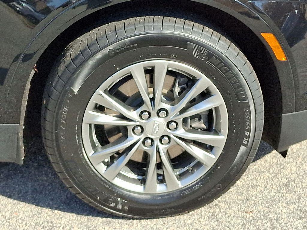 used 2022 Cadillac XT5 car, priced at $27,997