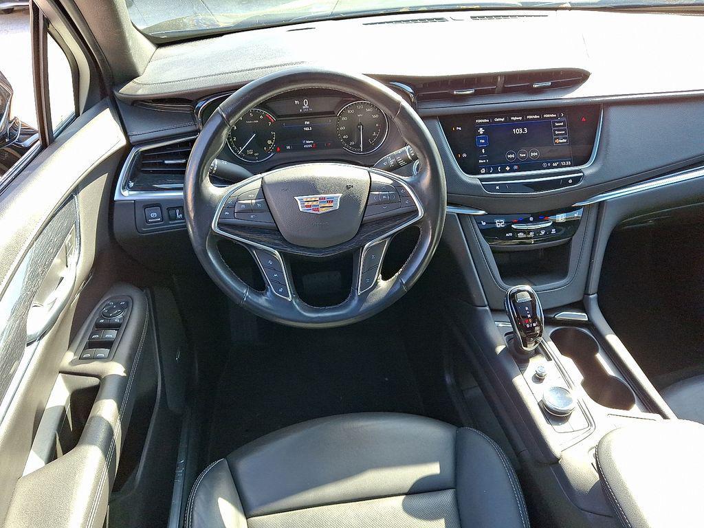used 2022 Cadillac XT5 car, priced at $27,997