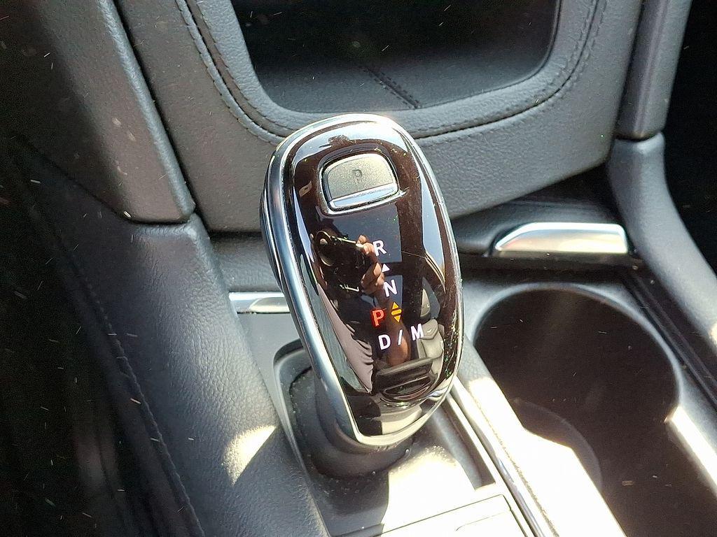 used 2022 Cadillac XT5 car, priced at $27,997