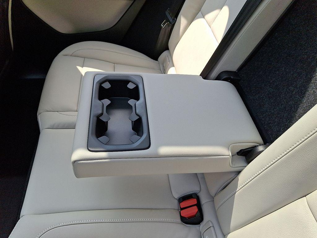 used 2024 Volvo XC40 car, priced at $35,799