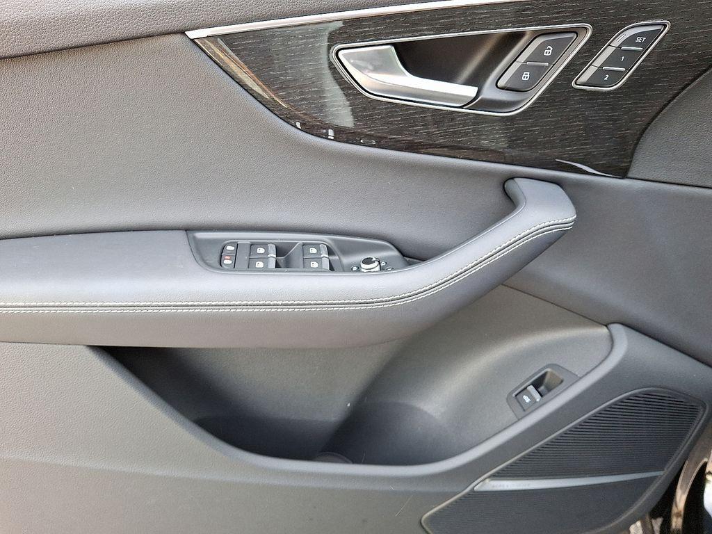 used 2025 Audi Q7 car, priced at $51,997