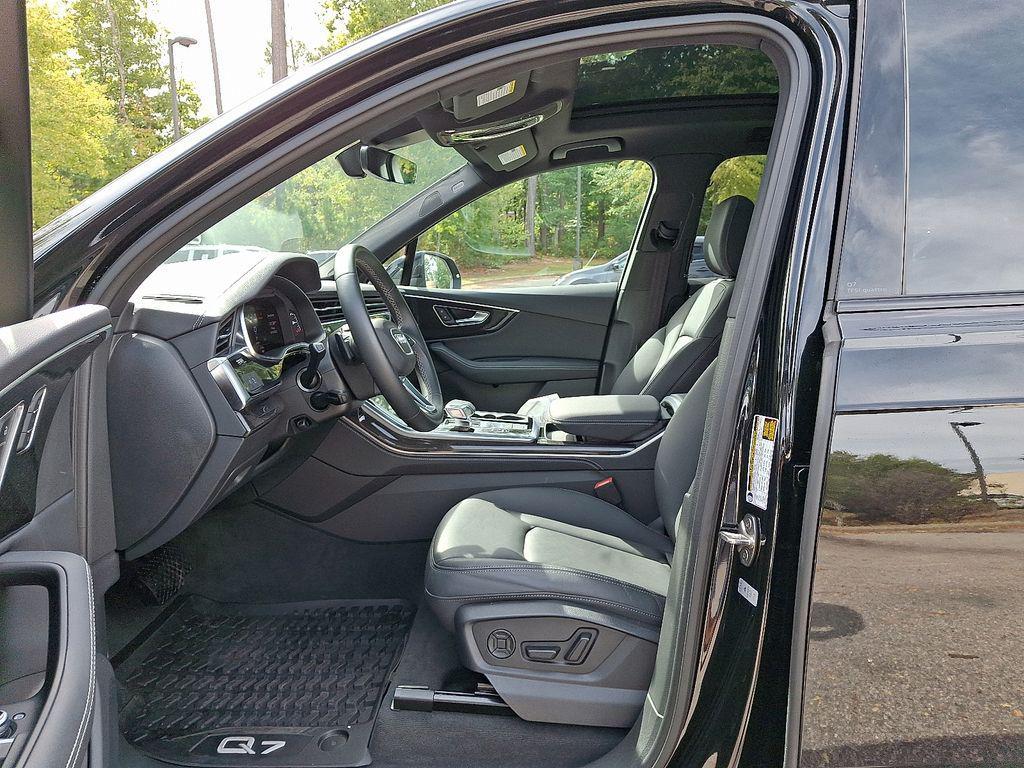 used 2025 Audi Q7 car, priced at $51,997
