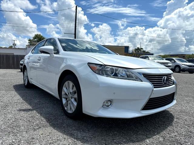 used 2014 Lexus ES 300h car, priced at $18,999