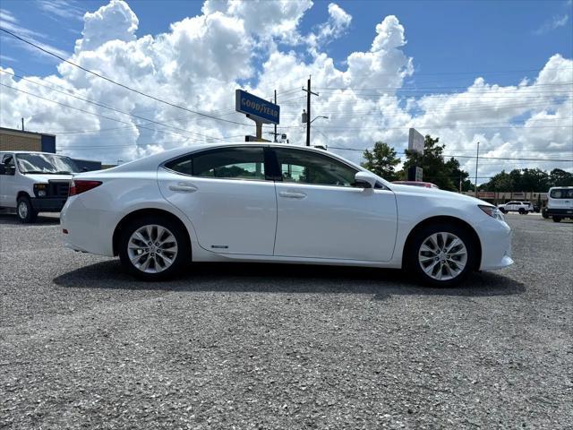 used 2014 Lexus ES 300h car, priced at $18,999
