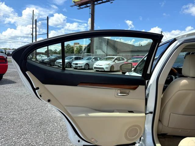used 2014 Lexus ES 300h car, priced at $18,999