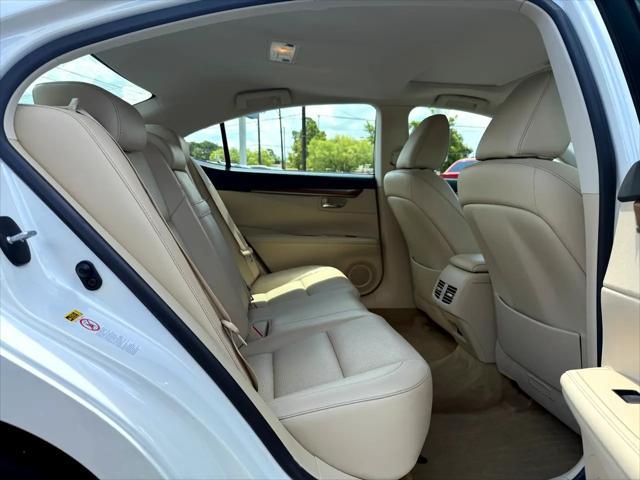 used 2014 Lexus ES 300h car, priced at $18,999