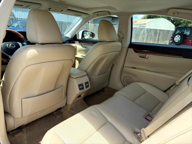 used 2014 Lexus ES 300h car, priced at $18,999