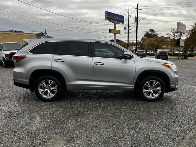 used 2016 Toyota Highlander car, priced at $17,999