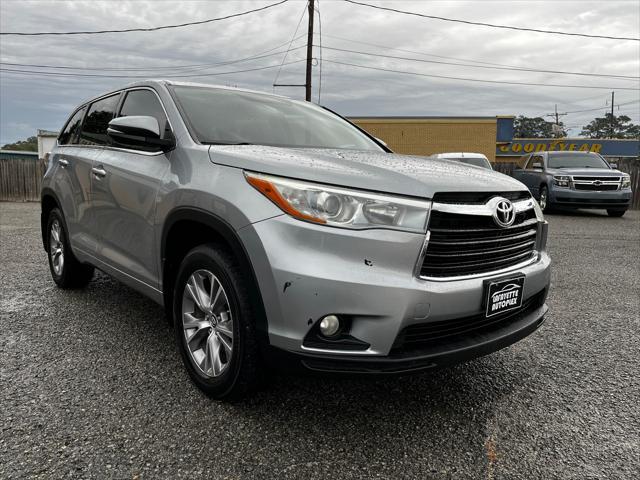 used 2016 Toyota Highlander car, priced at $17,999