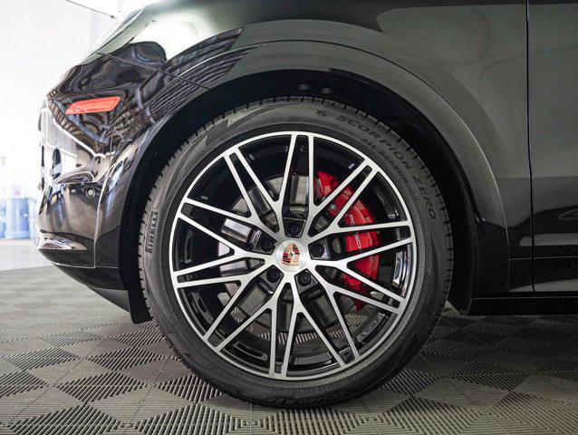 new 2025 Porsche Cayenne car, priced at $152,305