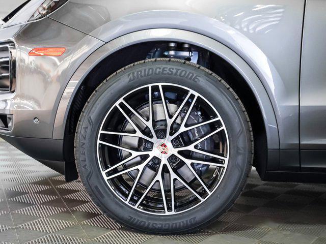 new 2025 Porsche Cayenne car, priced at $101,425
