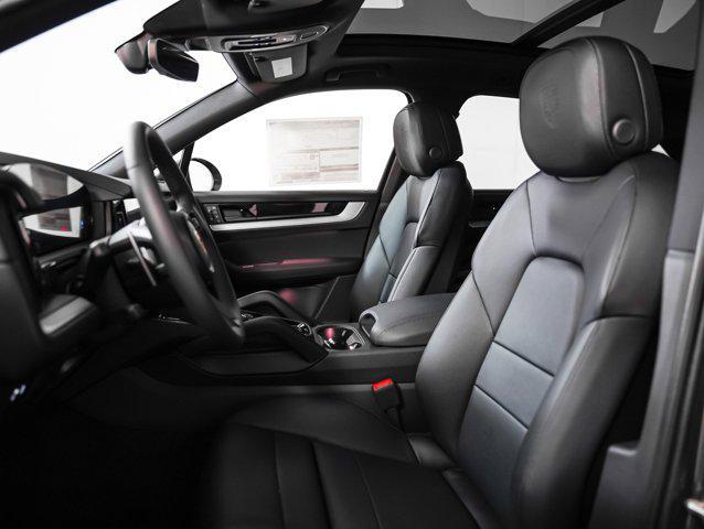 new 2025 Porsche Cayenne car, priced at $101,425
