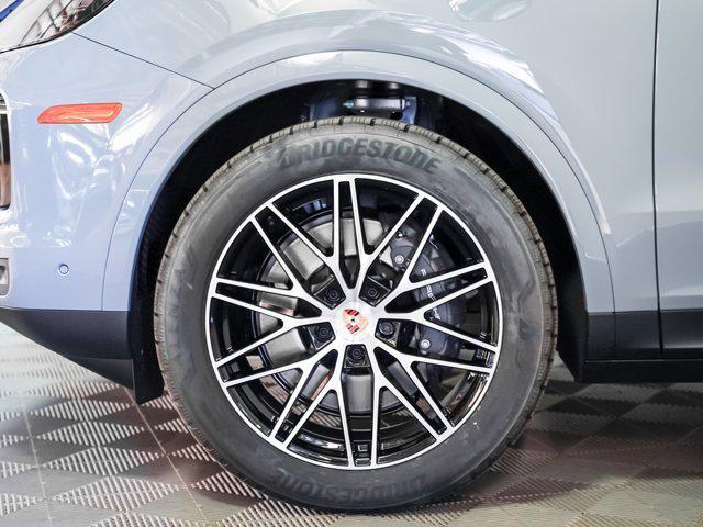 new 2025 Porsche Cayenne car, priced at $107,915