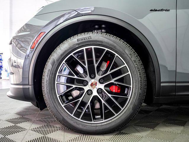 new 2025 Porsche Macan car, priced at $100,335