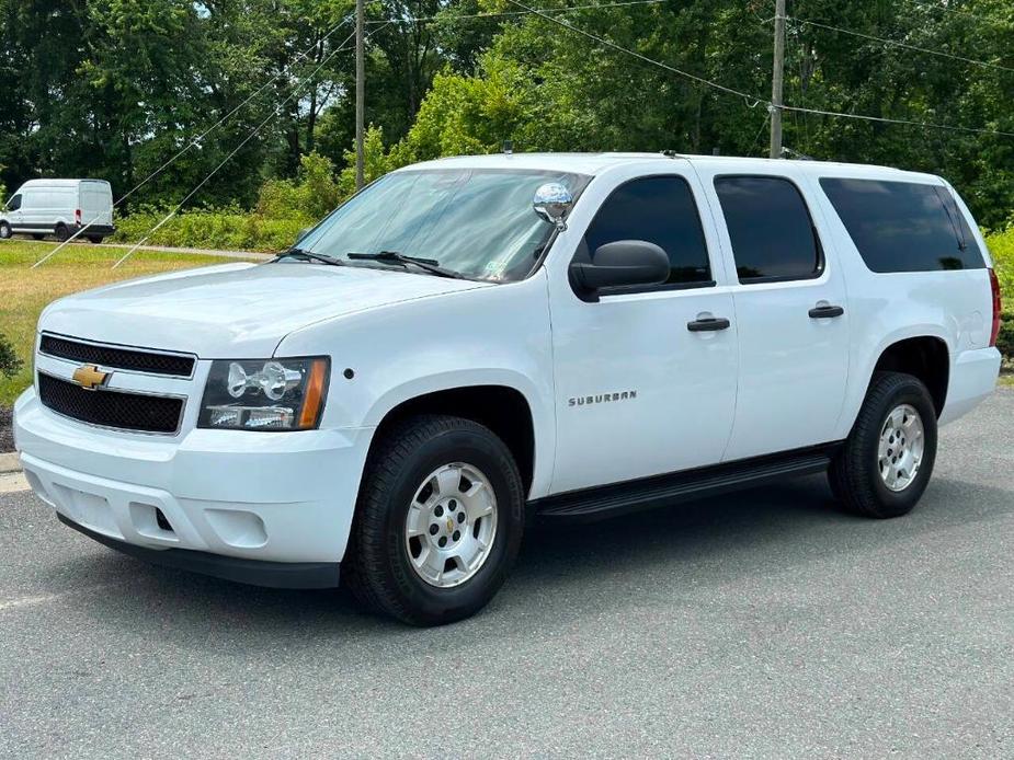 used 2014 Chevrolet Suburban car, priced at $8,970