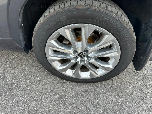 used 2021 Toyota Highlander car, priced at $32,558