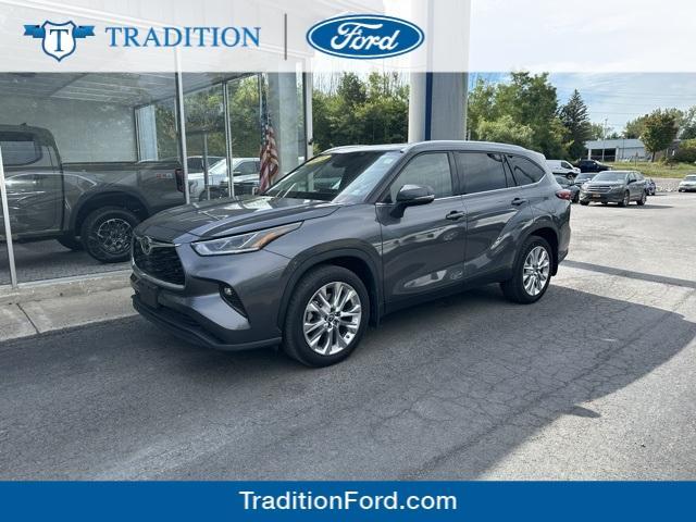 used 2021 Toyota Highlander car, priced at $32,558