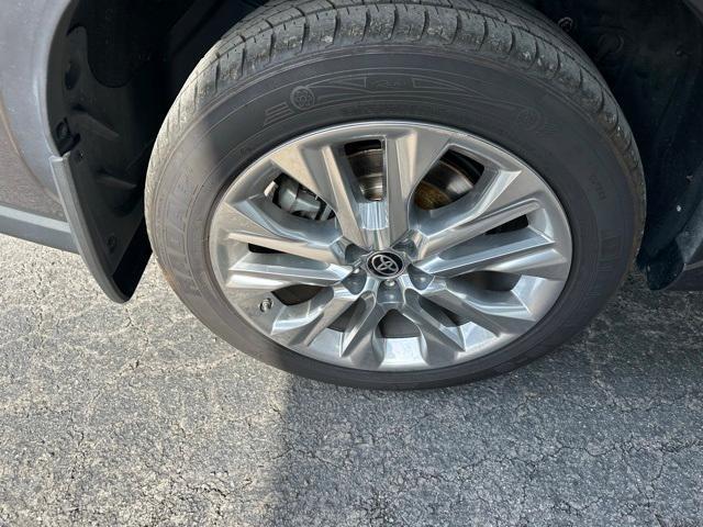 used 2021 Toyota Highlander car, priced at $32,558