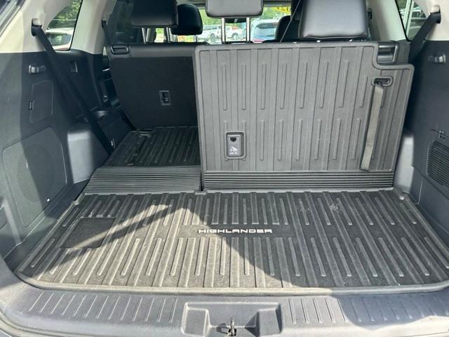used 2021 Toyota Highlander car, priced at $32,558