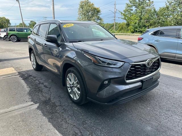 used 2021 Toyota Highlander car, priced at $32,558