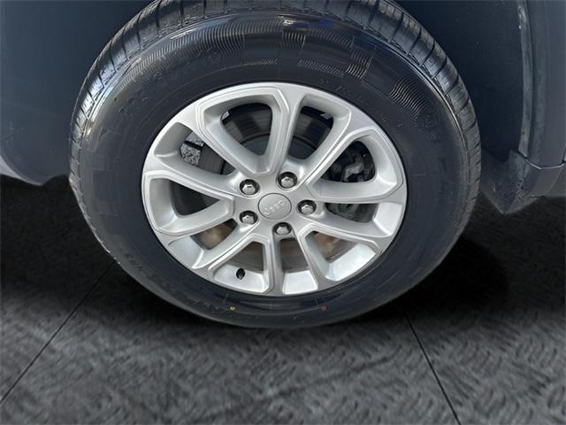 used 2021 Jeep Grand Cherokee car, priced at $20,554