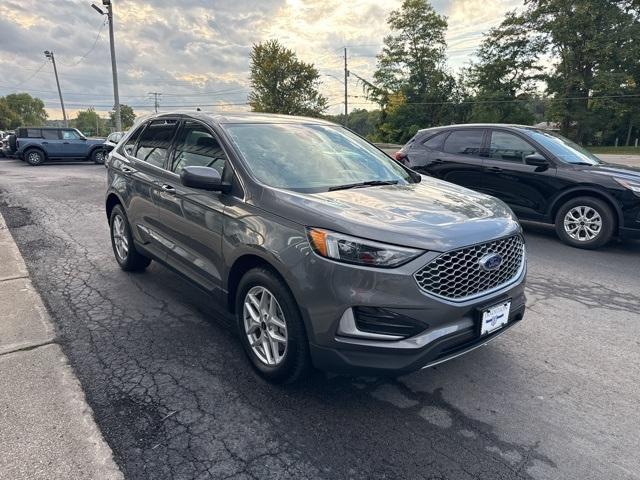 used 2024 Ford Edge car, priced at $24,545