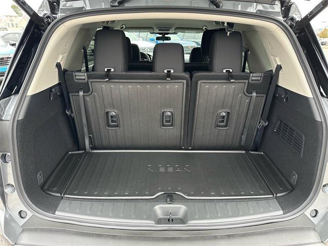 new 2025 Nissan Pathfinder car, priced at $39,057