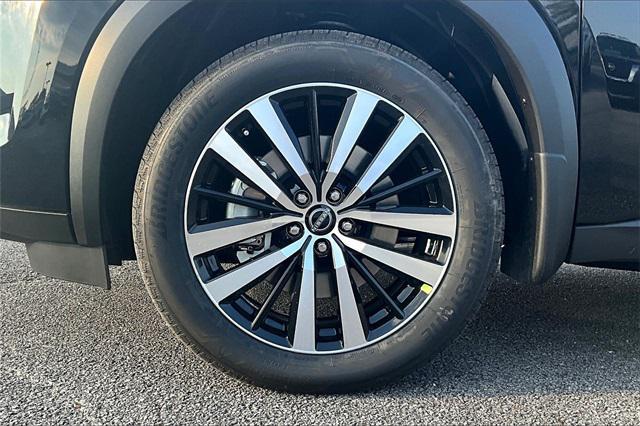 new 2025 Nissan Pathfinder car, priced at $44,021