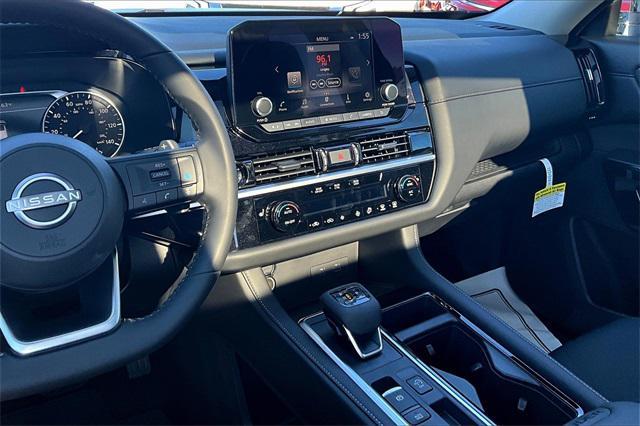 new 2025 Nissan Pathfinder car, priced at $38,890
