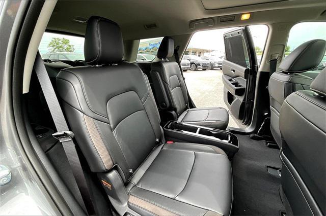 new 2025 Nissan Pathfinder car, priced at $39,931
