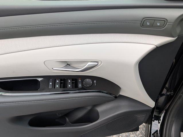 new 2025 Hyundai TUCSON Hybrid car