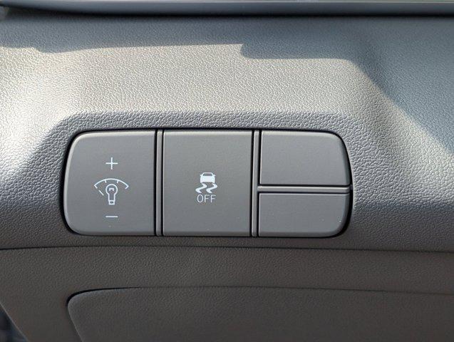 new 2025 Hyundai Elantra car, priced at $25,090